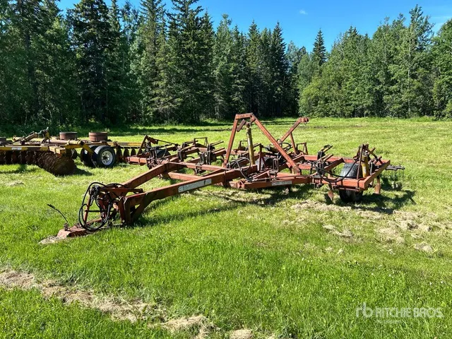 Morris CP619 18 ft Cultivator