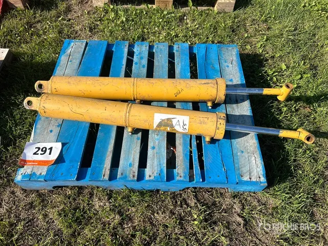 Quantity of Hydraulic Cylinders