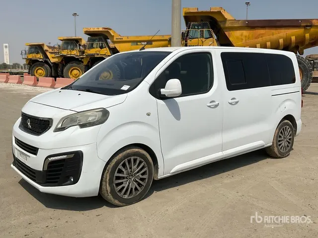 2017 Peugeot Traveller Minivan