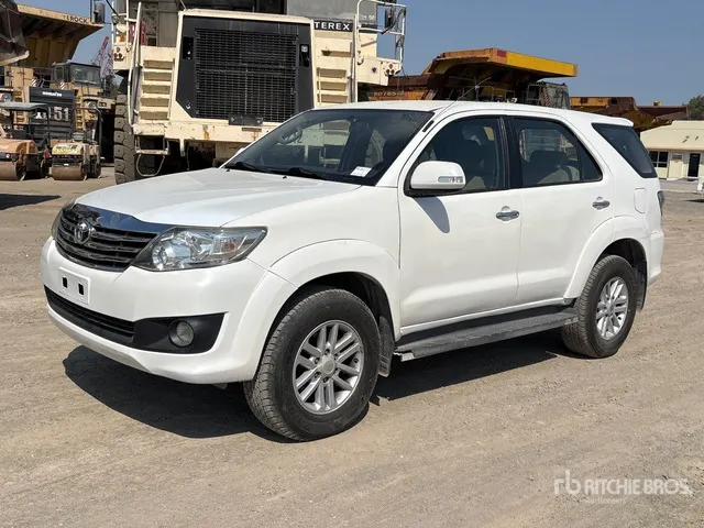 2015 Toyota Fortuner SR5 4x4 SUV