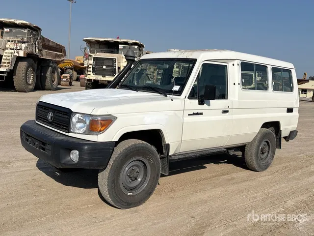 2015 Toyota Land Cruiser 78L 4x4 SUV