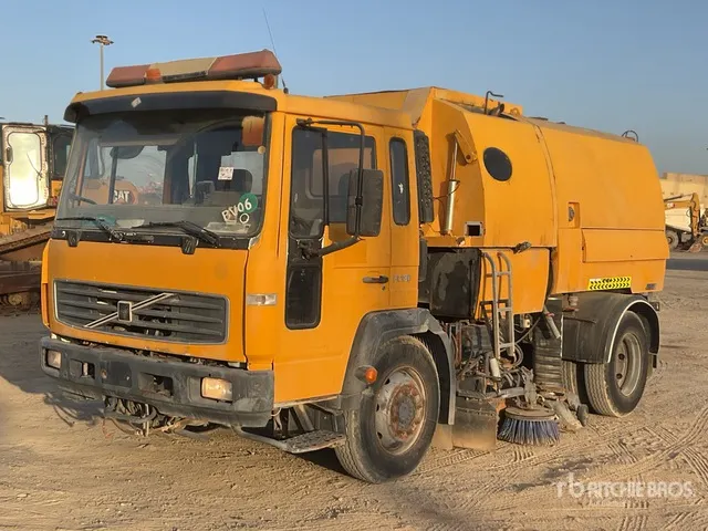 2003 Volvo FL6H Vacuum Sweeper Truck