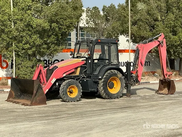 2017 Manitou Terex TLB740SE 4x2 Backhoe Loader