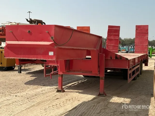 2008 8 m Tri/A Step Deck Trailer