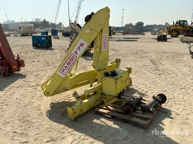Fassi F75 Hydraulic Knuckle Boom Crane - Fits Trucks