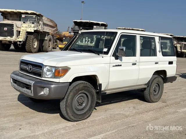 2015 Toyota Land Cruiser LX 76L 4x4 SUV