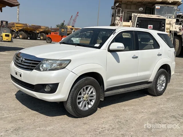 2015 Toyota Fortuner SR5 4x4 SUV