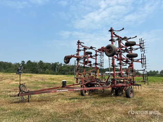 Morris 8900 41 ft Floating Hitch Cultivator