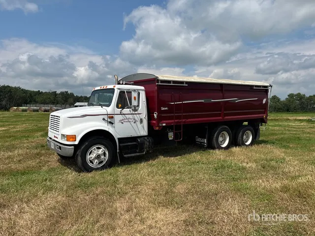1991 International 4900 6x4 Grain Truck