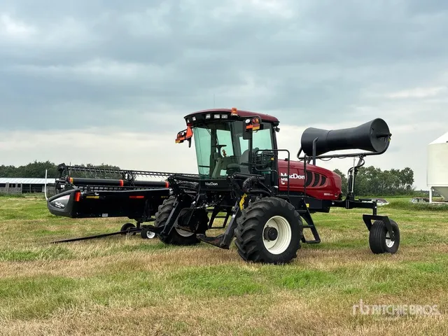 2013 MacDon 155 Swather Windrower