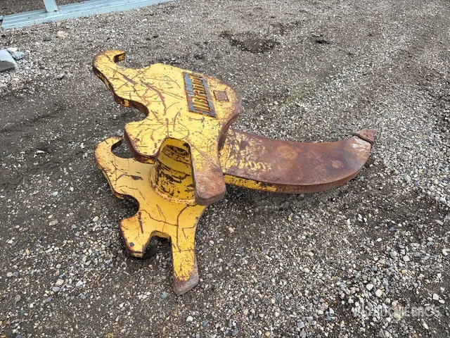 Brandt 48 in Excavator Ripper - Fits John Deere 240D