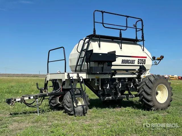 Bourgault 6350 350 bu Tow-Behind Air Cart