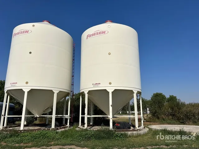 Meridian M1615 +/- 3300 bu Smooth Wall Hopper Grain Bin