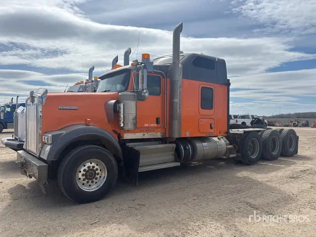 2015 Kenworth W900 8x6 Tri/A Sleeper Truck Tractor (Inoperable)