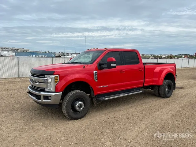 2018 Ford F-350 Lariat 4x4 Crew Cab Pickup