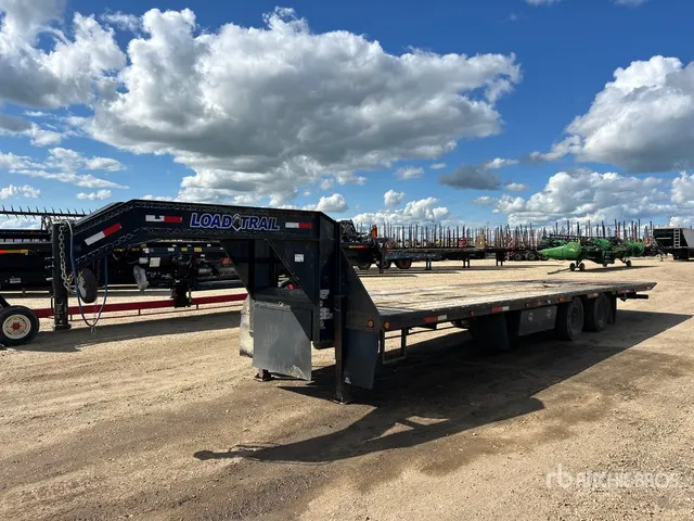2018 Load Trail 15620 lb 31 ft T/A Gooseneck Hydraulic Tail Trailer