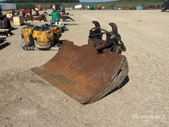 84 in Q/C Excavator Chuck Blade