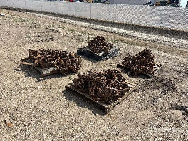 Quantity of (4) Tire Chains