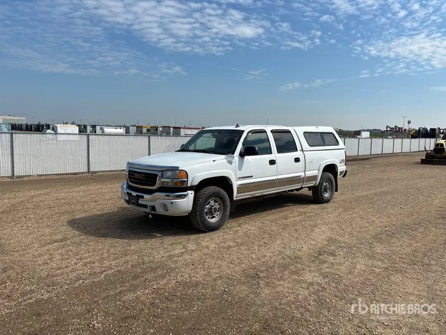 2006 GMC Sierra 2500HD SLE 4x4 Crew Cab Pickup
