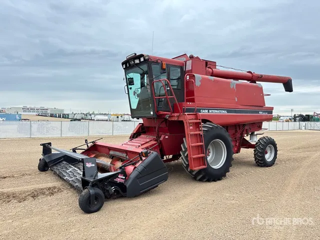 1989 Case 1680 Combine Harvester