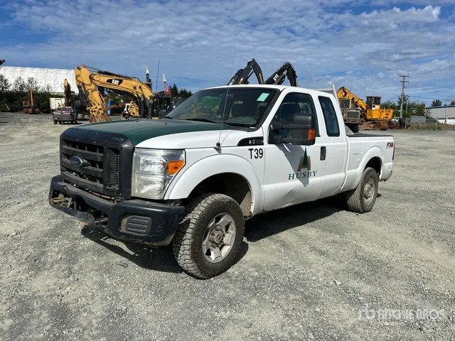 2012 Ford F-250 XL 4x4 Extended Cab Pickup