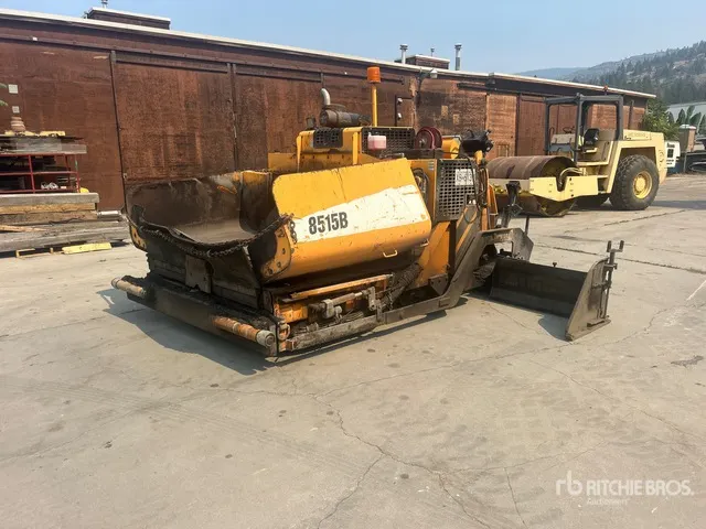 2013 LeeBoy 8515 Track Asphalt Paver