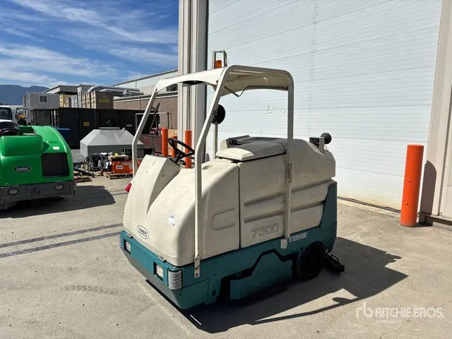 2007 Tennant 7300 Ride-On Electric Floor Scrubber