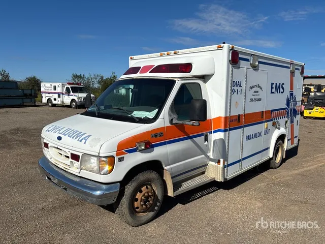 2000 Ford E-450 Super Duty 4x2 Ambulance
