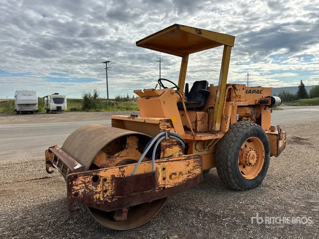 Dynapac CA15D Smooth Drum Compactor