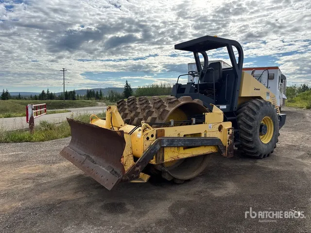 2002 Bomag DW213 PHD-3 Padfoot Drum Compactor