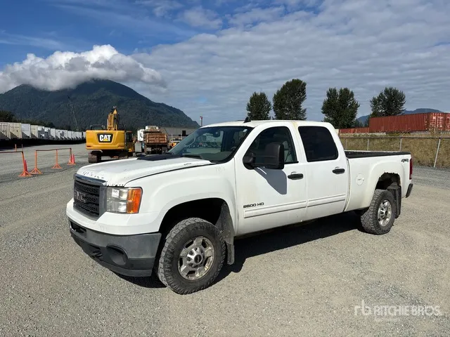 2011 GMC Sierra 2500HD SLE 4x4 Crew Cab Pickup