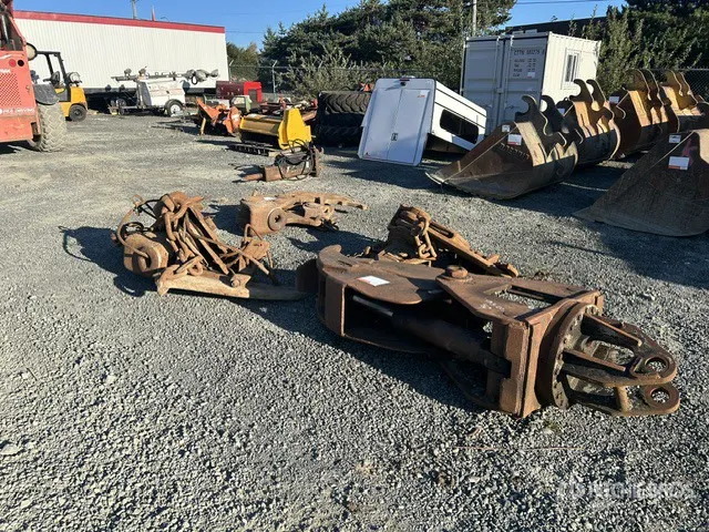 Quantity of (4) Log Grapple