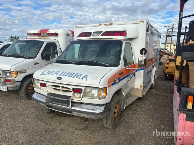 1999 Ford E-450 Super Duty 4x2 Ambulance (Inoperable)