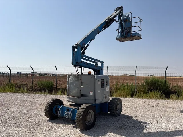 2005 Genie Z-34/22 4WD Diesel Articulating Boom Lift