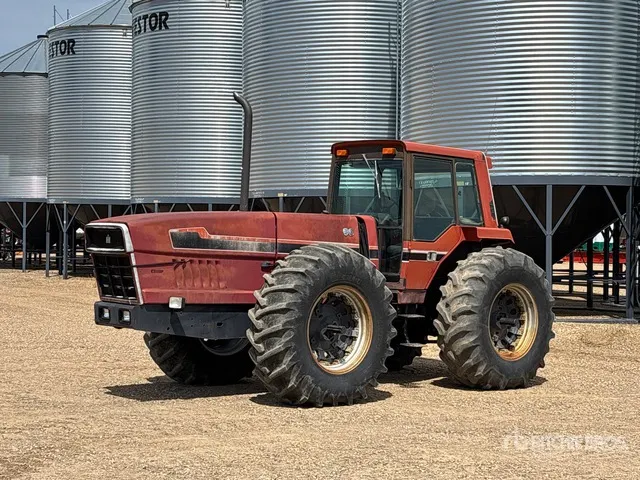 International 6788 Articulated 4WD Tractor