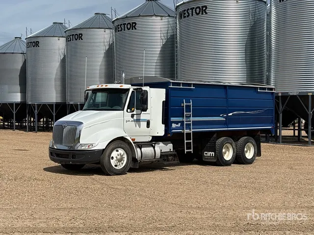 2007 International 8600 SBA 6x4 Grain Truck