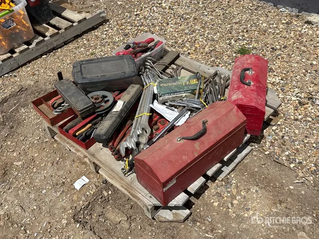 Quantity of Assorted Shop Tools