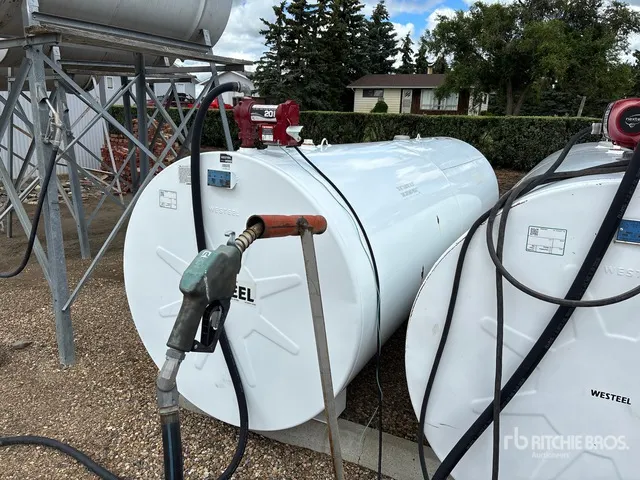 2006 Westeel 1000 gal Fuel Tank
