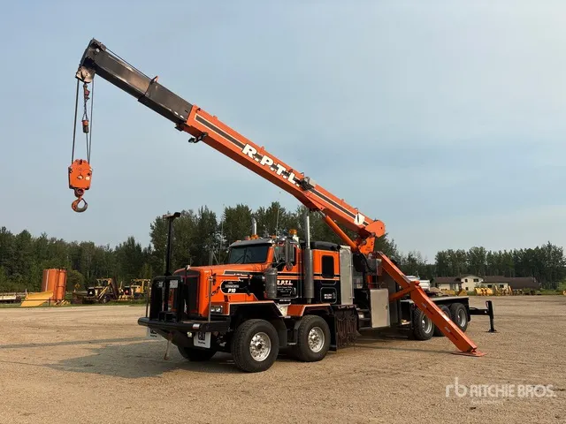 National 1169 30 ton Straight Boom on 2007 Kenworth C500B 10x6 Twin-Steer Sleeper Boom Truck
