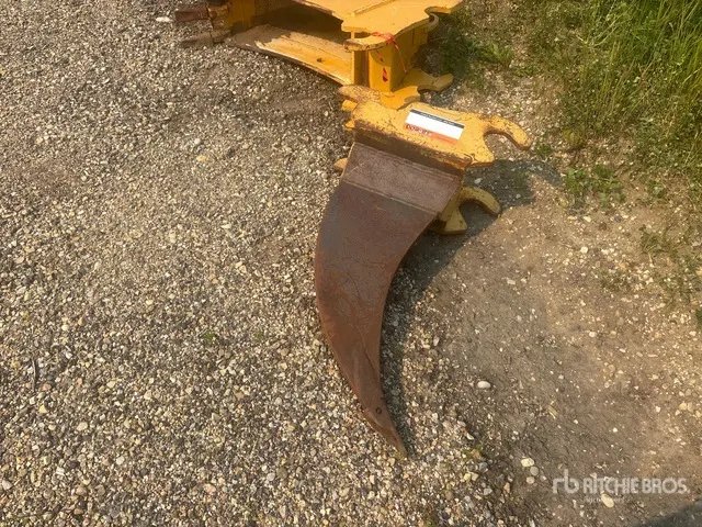 32 in Backhoe Ripper