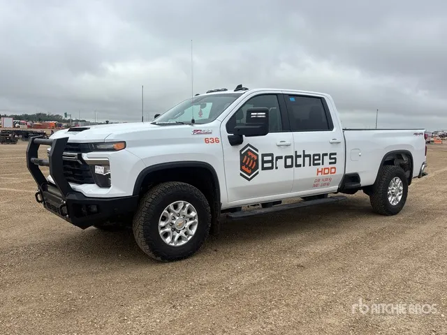 2026 Chevrolet Silverado 3500HD LT 4x4 Crew Cab Pickup