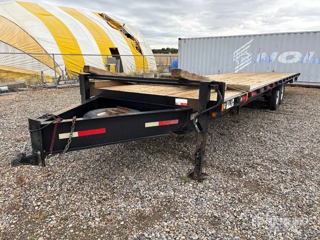 2019 Rainbow 30 ft T/A Equipment Trailer