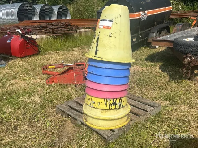 Approx. (22) Pipeline Cones