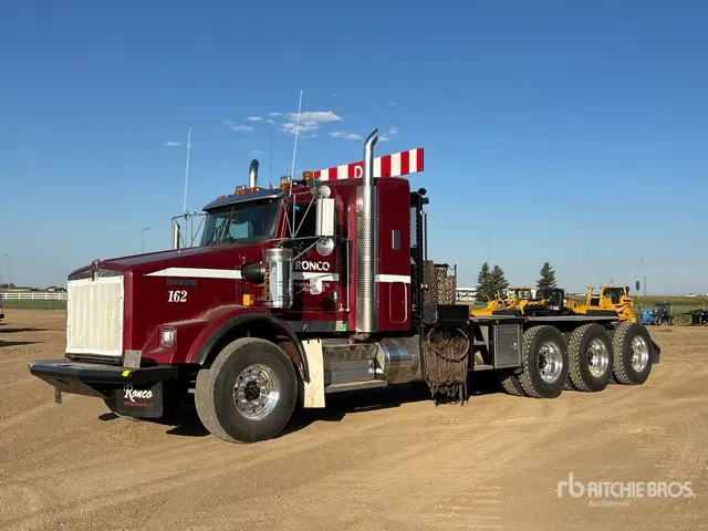 2014 Kenworth T800 Wide Hood 8x6 Sleeper Winch Truck