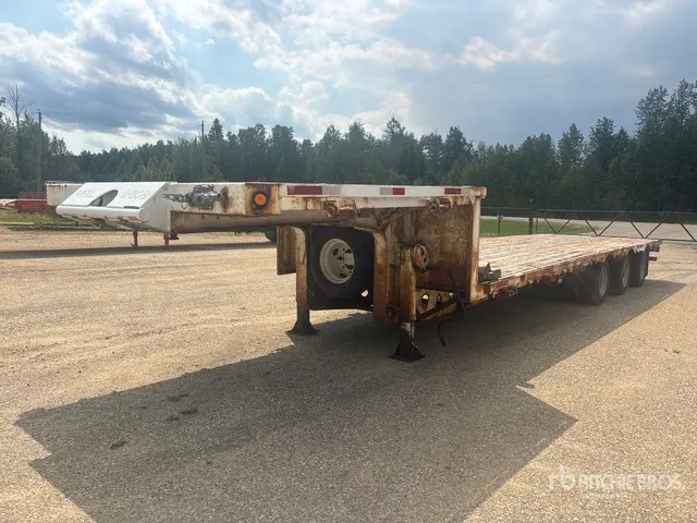 2007 Manac 40 ft Tri/A Step Deck Trailer