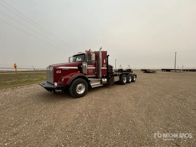 2013 Kenworth T800 Wide Hood 8x6 Sleeper Winch Truck