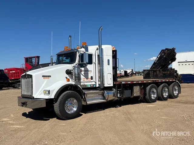 Hiab 211EP-5HD 6900 kg Knuckle Boom on 2013 Kenworth T800 8x6 Sleeper Boom Truck