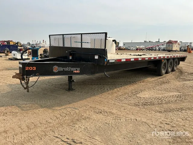 2014 Oasis 26 ft Tri/A Flatbed Trailer