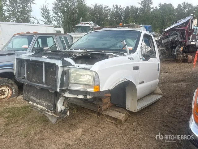 2003 Ford F-550 Truck Cab