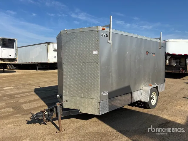 2007 Rainbow 13 ft S/A Enclosed Trailer